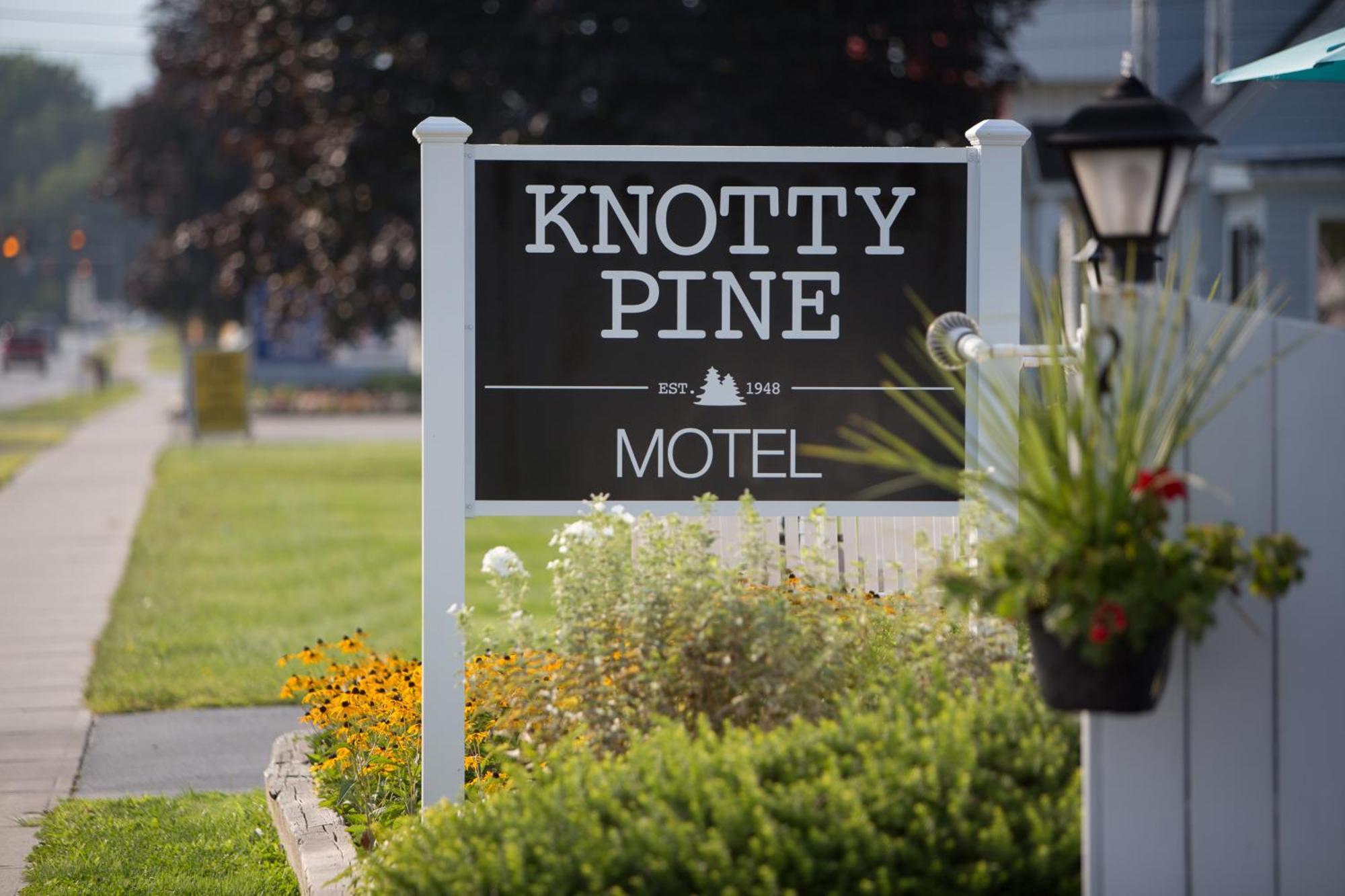 Knotty Pine Motel Bennington Kültér fotó