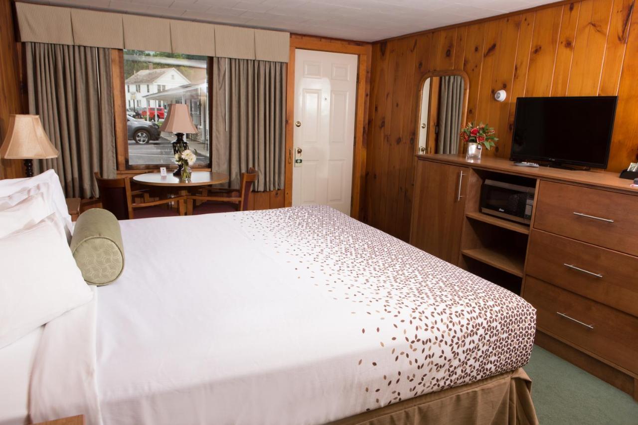 Knotty Pine Motel Bennington Kültér fotó